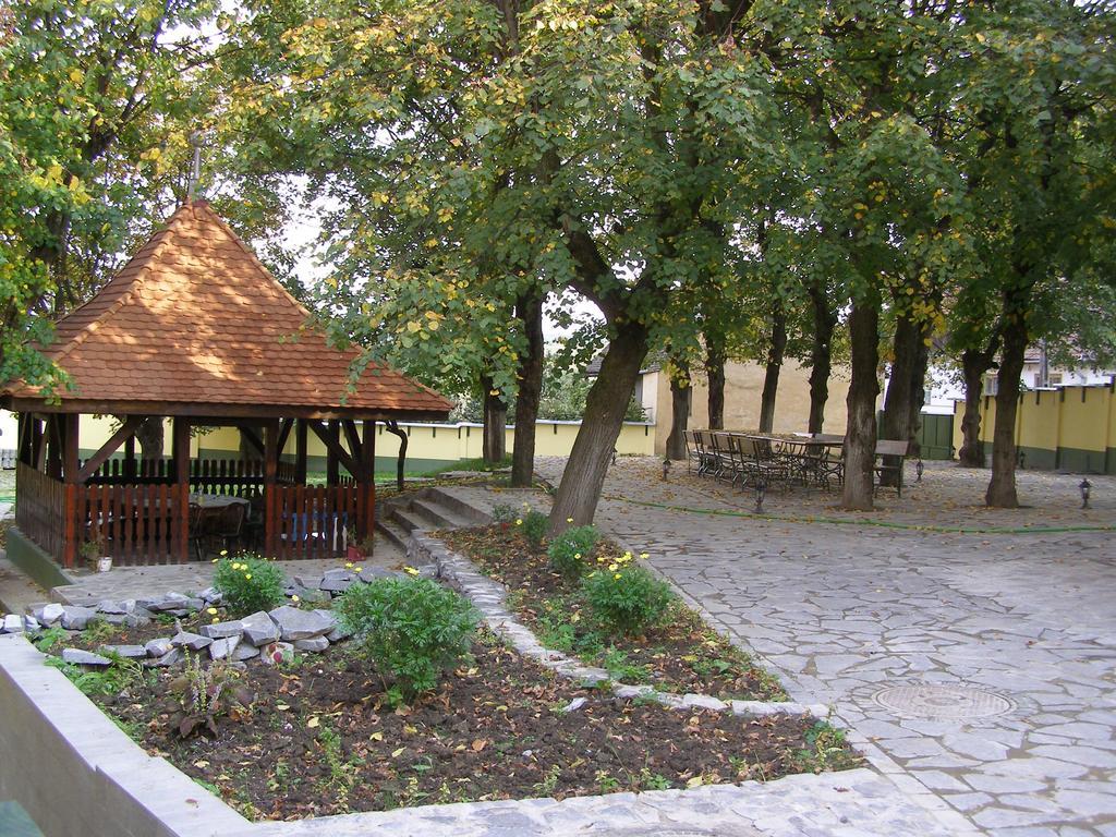 Pensiunea Sub Cetate Cisnădie Exteriér fotografie